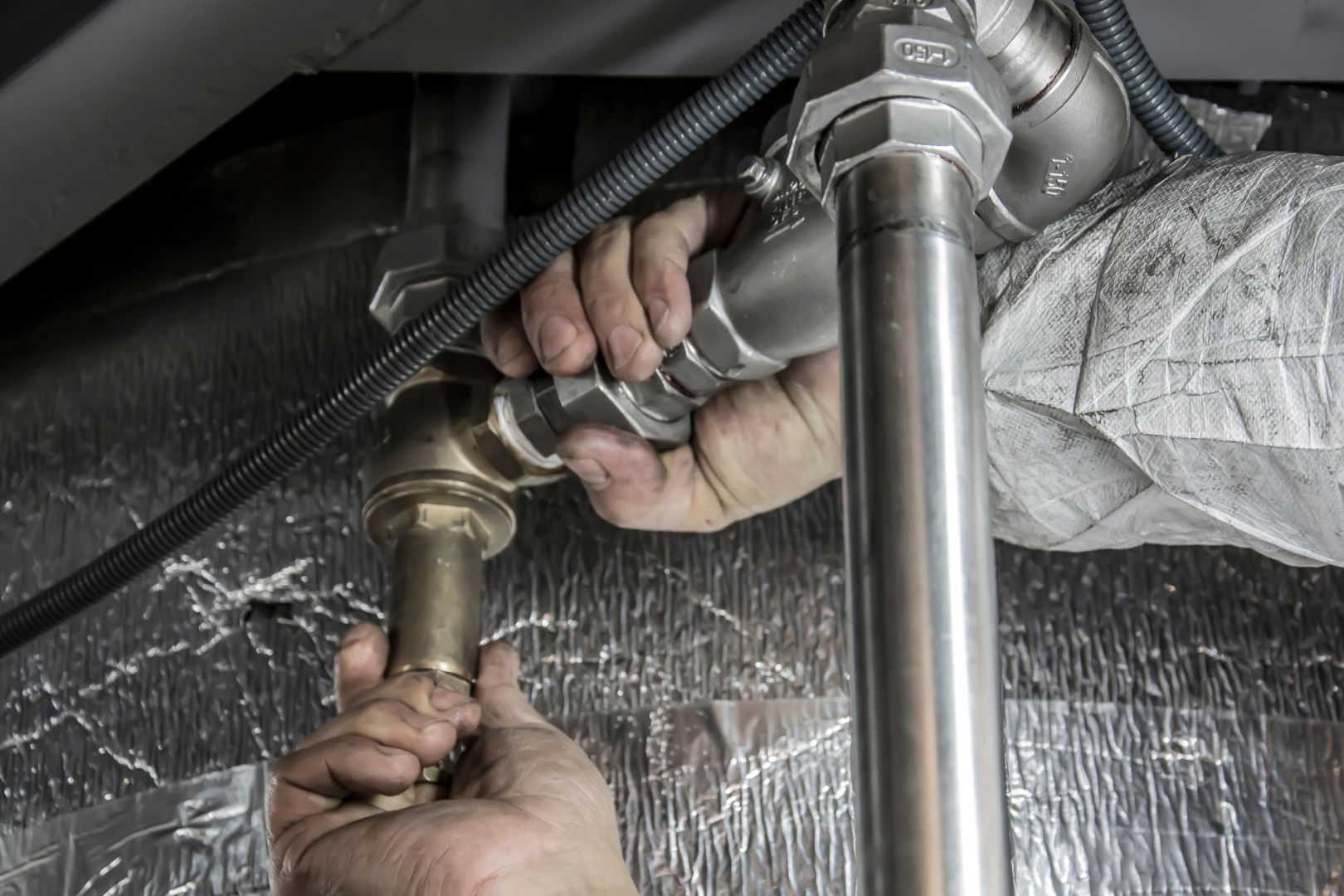 Como Evitar Canos Congelando no Inverno com Precaucoes